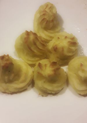 Una foto de Bocaditos ☆ papas duquesa☆