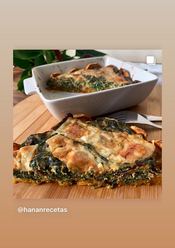 Una foto de Quiche de espinacas, champiñones y queso ricotta con base de boniatos