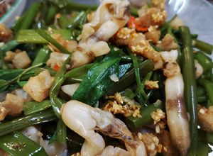 Hình của món Ốc móng tay xào rau muống.