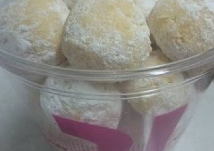 How to Prepare Perfect Snowball Cookies with Vegetable Oil