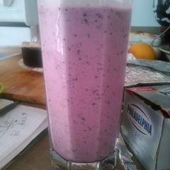A picture of Blueberry cheesecake smoothie.