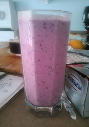 A picture of Blueberry cheesecake smoothie.