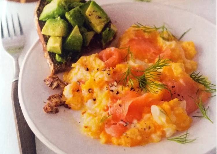 Scrambled eggs with smoked salmon and avocado toast