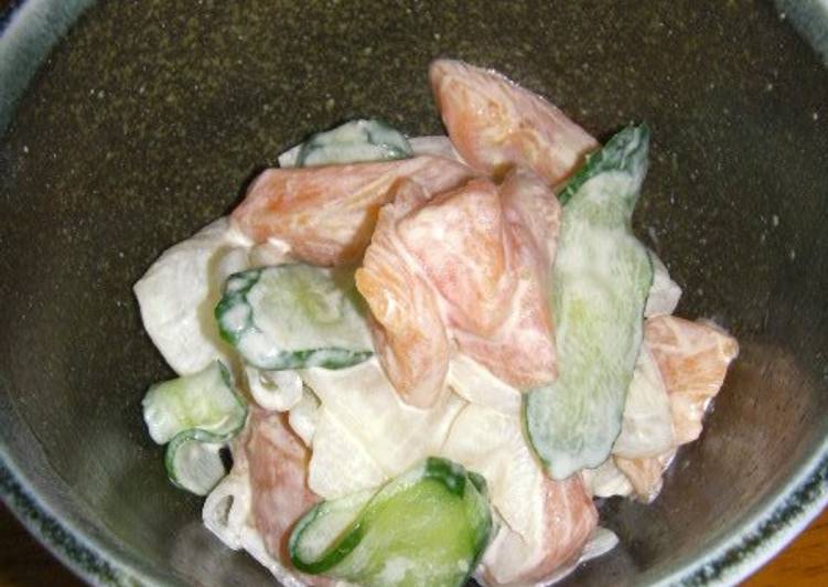 Steps to Prepare Perfect Daikon Radish and Salmon with Wasabi, Mayonnaise, and Soy Sauce Dressing