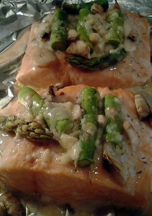 A picture of Salmon and asparagus.