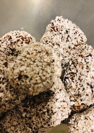 Una foto de Trufas de porotos sabor chocolate.... una golosina deliciosa y saludable! No lo vas a creer!!