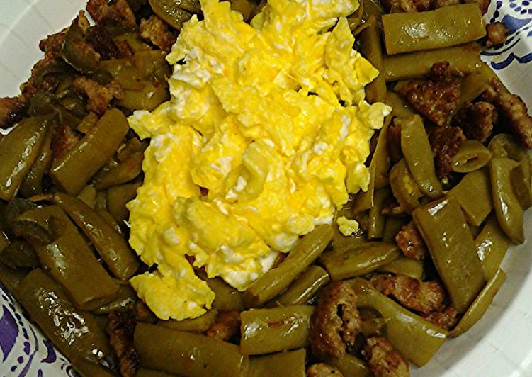 Recipe of Favorite Green beans with jalapeño, sausage and eggs