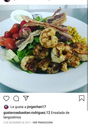 Una foto de Ensalada de langostinos