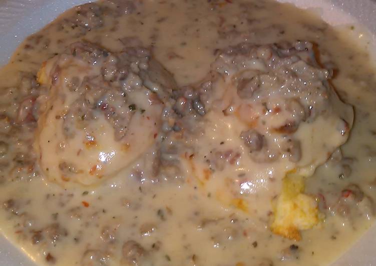 Step-by-Step Guide to Make Super Quick Homemade Nikki&#39;s Pork sausage biscuits and gravy