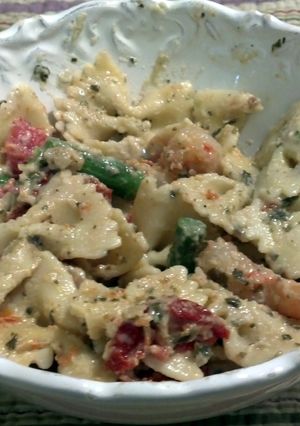 A picture of Luke's Creamy Pesto Shrimp Pasta.