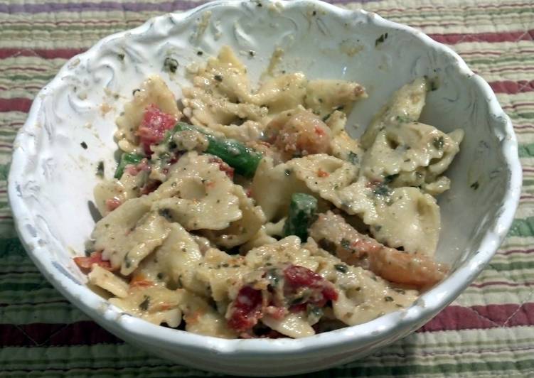 Recipe of Perfect Luke’s Creamy Pesto Shrimp Pasta