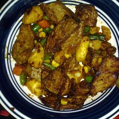 A picture of steak stir fry.