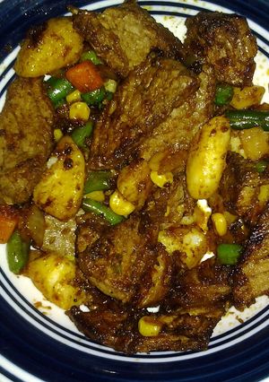 A picture of steak stir fry.