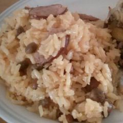Arroz con gandules (spanish rice with pigeon peas) A picture of Arroz con gandules (spanish rice with pigeon peas).
