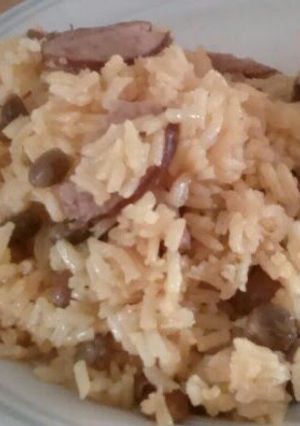 A picture of Arroz con gandules (spanish rice with pigeon peas).