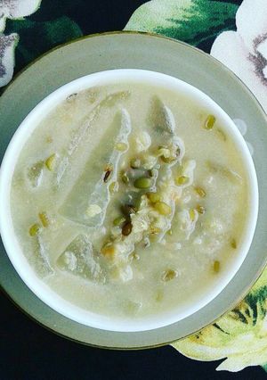 Hình của món Chè đậu xanh nha đam.