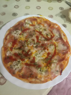 Una foto de Pizza rápida con tortita de trigo