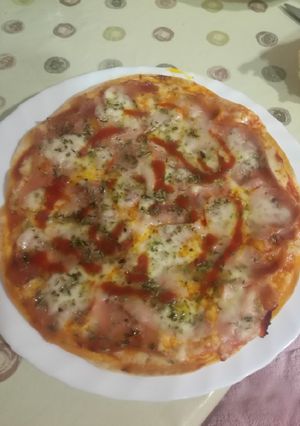 Una foto de Pizza rápida con tortita de trigo