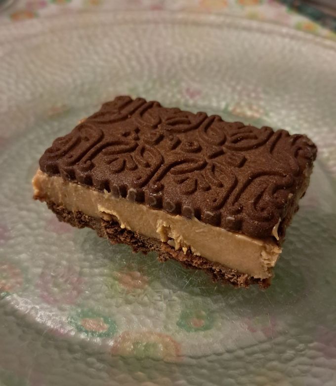 Una foto de Alfajores helados de chocotorta: rápido, fácil y con pocos ingredientes