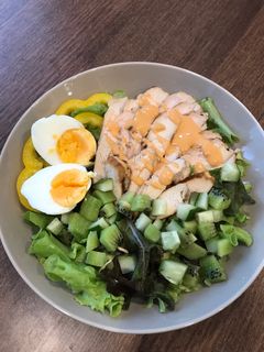 รูปของ สลัดอกไก่ย่างไข่ต้ม(อาหารคลีน)