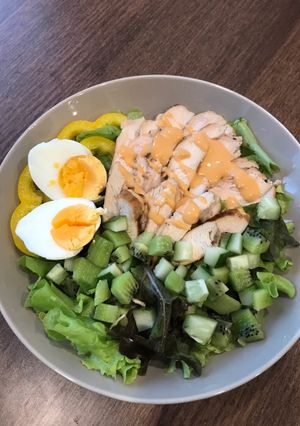 รูปของ สลัดอกไก่ย่างไข่ต้ม(อาหารคลีน)