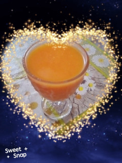 صورة لوصفة عصير الجزر والخوخ والمشمش🍹