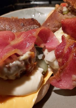 A picture of My late night burger.