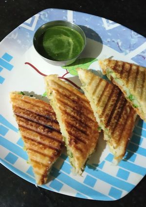 A picture of Grilled sandwich.