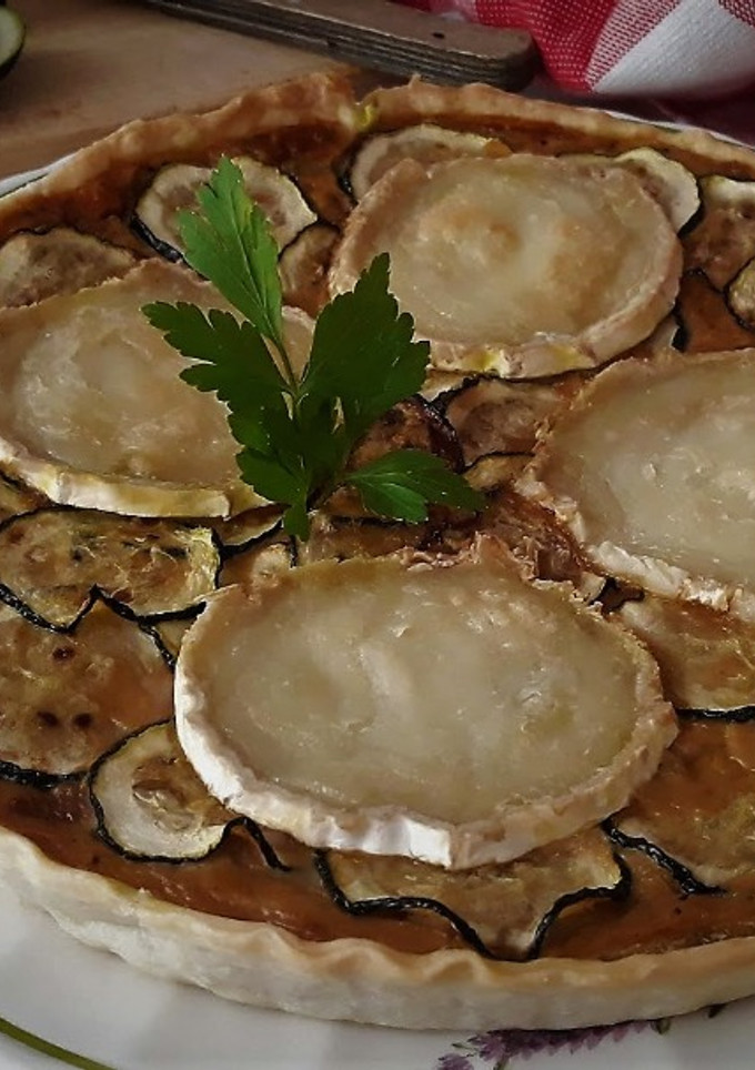 Una foto de Quiche de calabacín y queso
