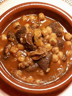Una foto de Callos de cordero con garbanzos