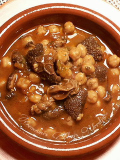 Una foto de Callos de cordero con garbanzos