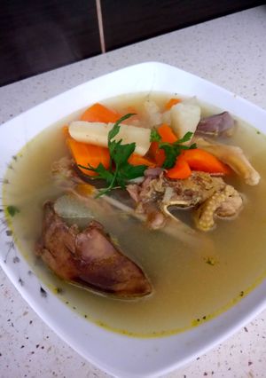 Háztáji kacsahúsleves gazdagon 🦆🥕🍲 recept fotója