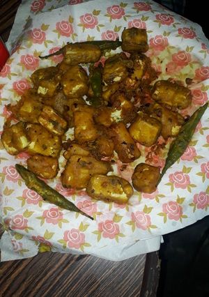 A picture of Stuff Paneer pakoras.