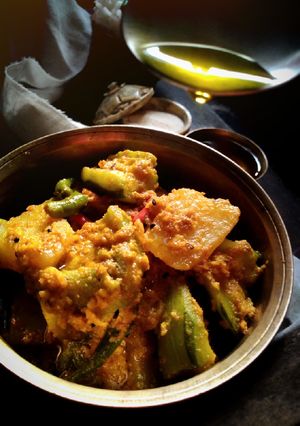 পটল পোস্ত(potol posto recipe in Bengali) রেসিপির প্রধান ছবি