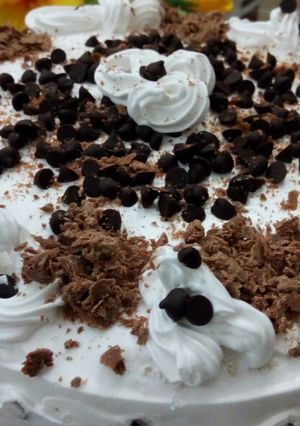 A picture of Chocolate vanilla cake.