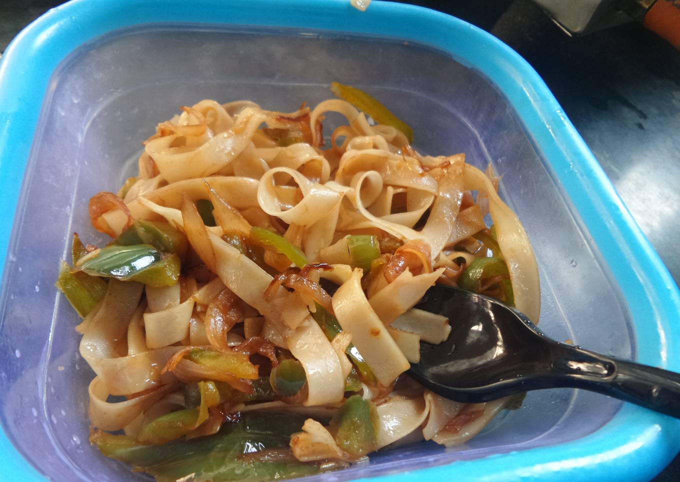 Veggie delight flat noodles
