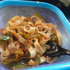 A picture of Veggie delight flat noodles.