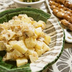 A picture of German Potatoes with Coarsely Ground Sausages.