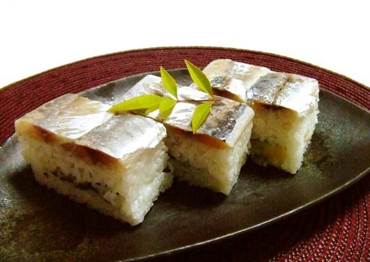 Recipe of Super Quick Homemade Saba Oshizushi (Pressed Horse Mackerel Sushi)