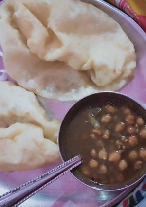 A picture of Chole bhature.