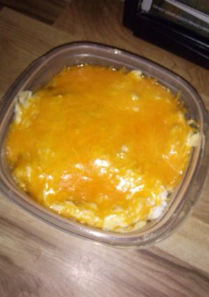 A picture of Cheesy Crock pot Chicken & Rice.