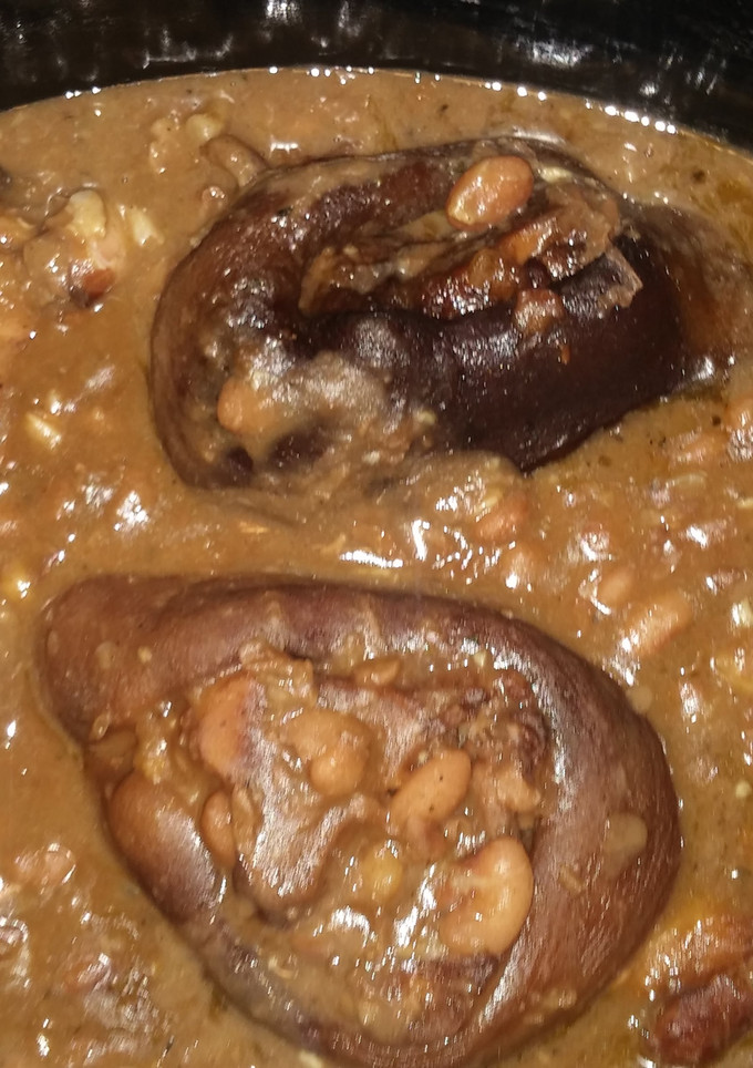A picture of Slow cook Hamhocks with Pinto Beans.