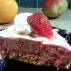 A picture of Creamy Strawberry Pie.