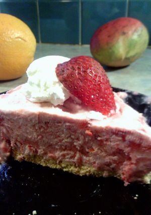 A picture of Creamy Strawberry Pie.