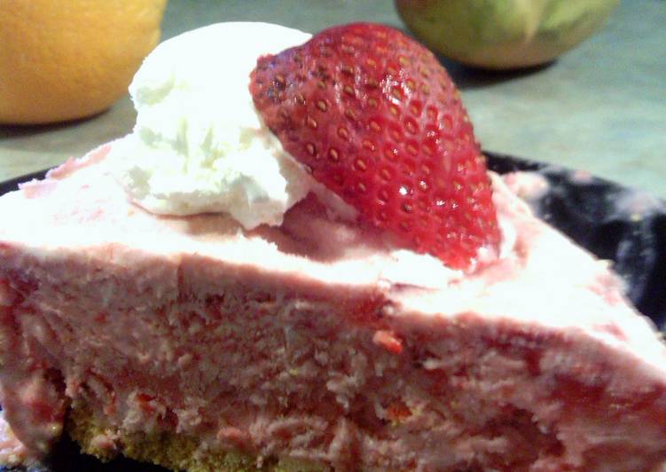 Creamy Strawberry Pie