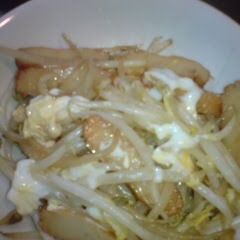 A picture of Quick and Easy Bean Sprouts and Satsuma-Age Fish Cakes Mixed with an Egg.