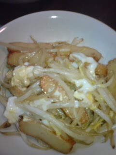 A picture of Quick and Easy Bean Sprouts and Satsuma-Age Fish Cakes Mixed with an Egg.