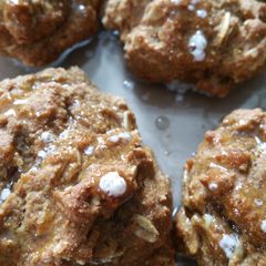 A picture of Vegan maple breakfast cookies.