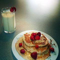 A picture of Sin-less pancakes for athletes or ppl who like to eat healthy.
