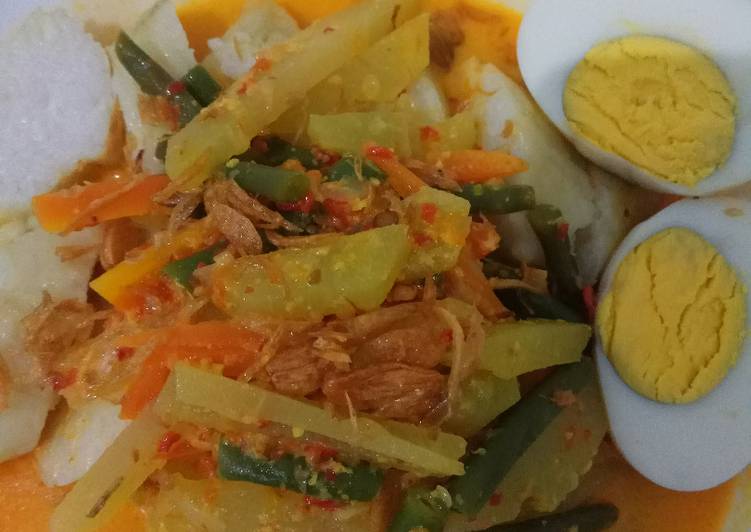 Cara Gampang meracik Lontong sayur Lezat
